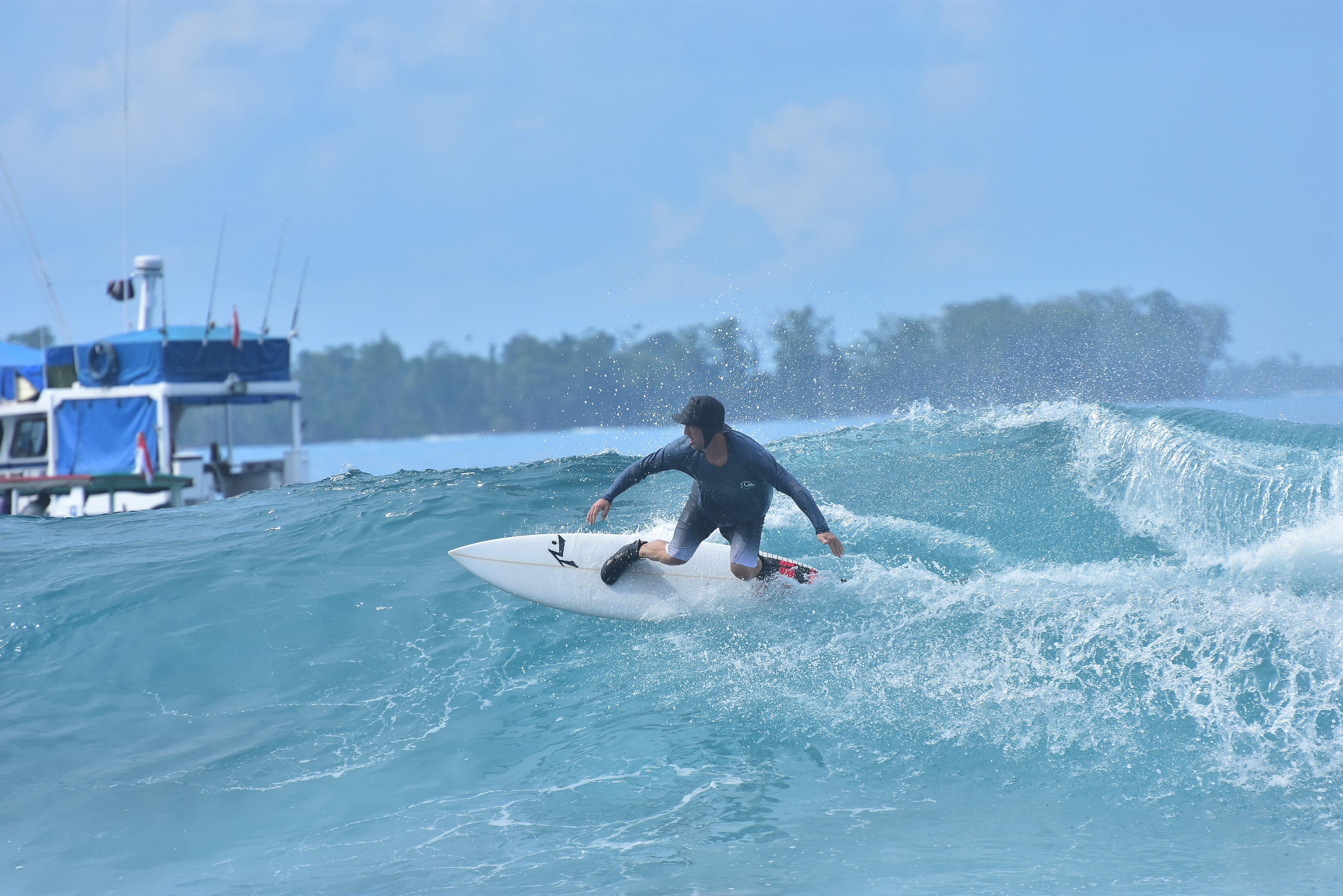 mentawai-surfing-surf