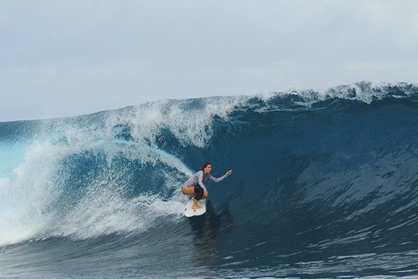 mentawai-surf-hideaways-rightoutfront-barrel