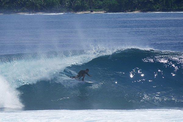 surf-mentawai-barrel-hideaways