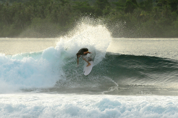 surf-mentawai-wavepark