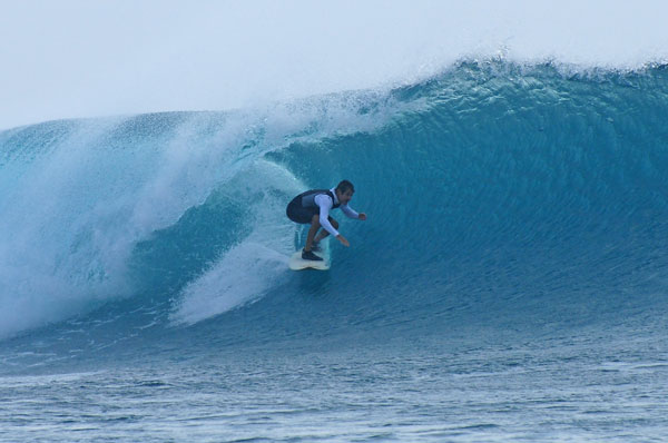 surf-surftrip-wavepark-mentawai-hideaways-barrel