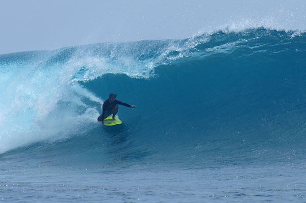 surf-surftrip-wavepark-mentawai-hideaways-barrel-moris