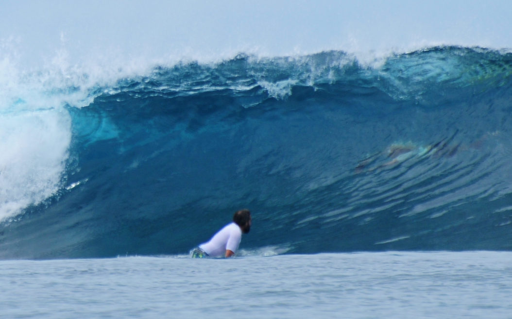 Surfing and safety tips over reefs.